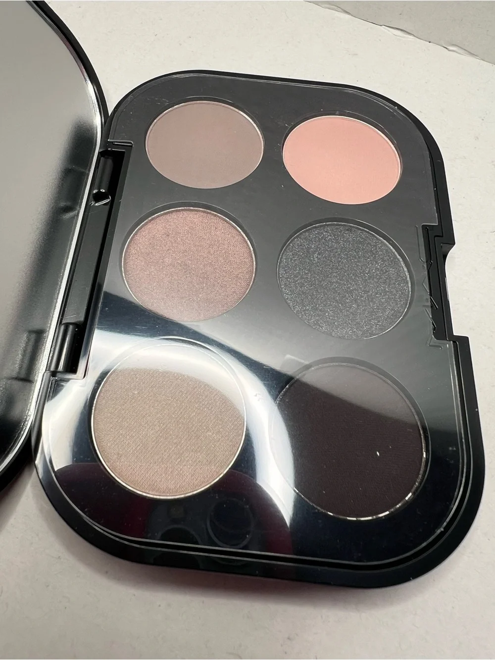 M.A.C Cosmetics Connect In Colour Eyeshadow Palette